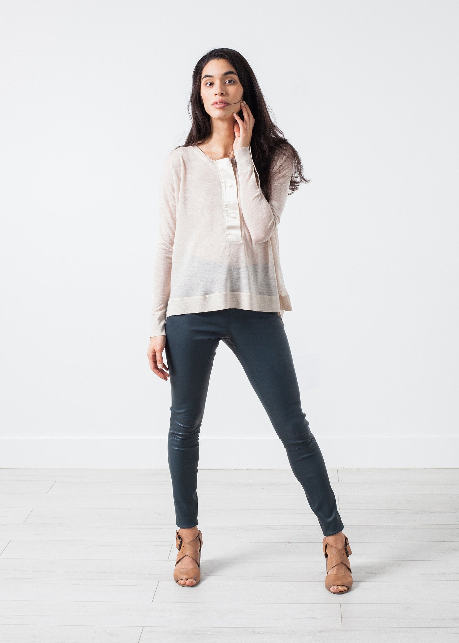 Elenaso Leather Trouser in Cool Grey right Elenaso Leather Trouser in Cool Grey