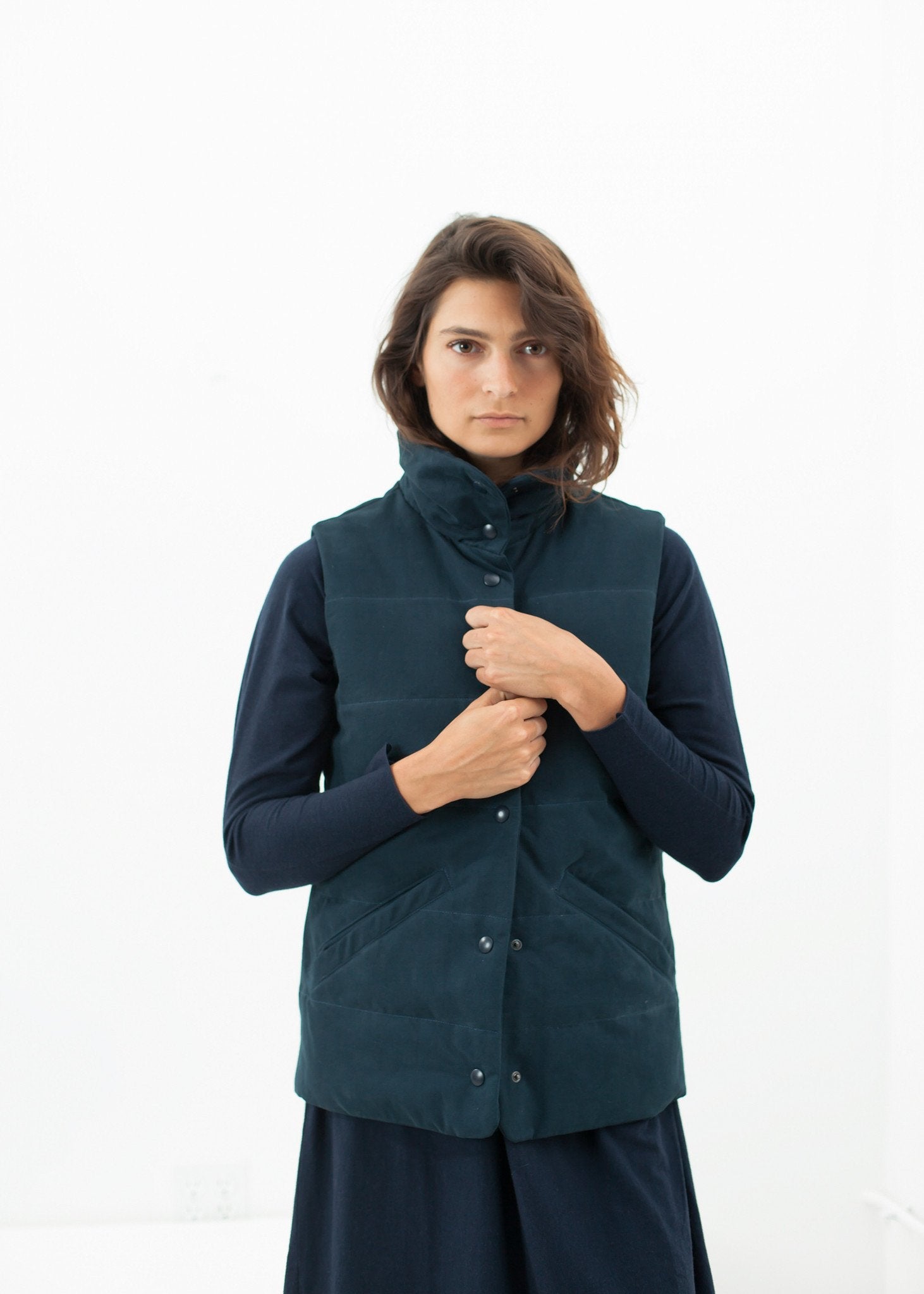 Ludo Vest in Marine right Ludo Vest in Marine