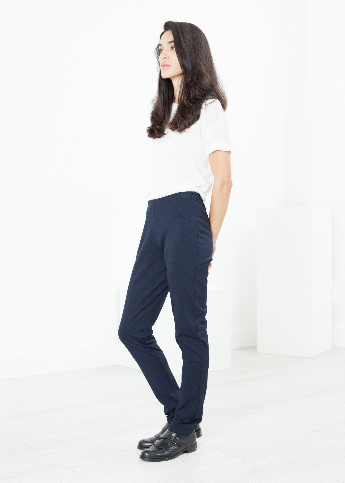Easy Slim Pant in Navy right Easy Slim Pant in Navy