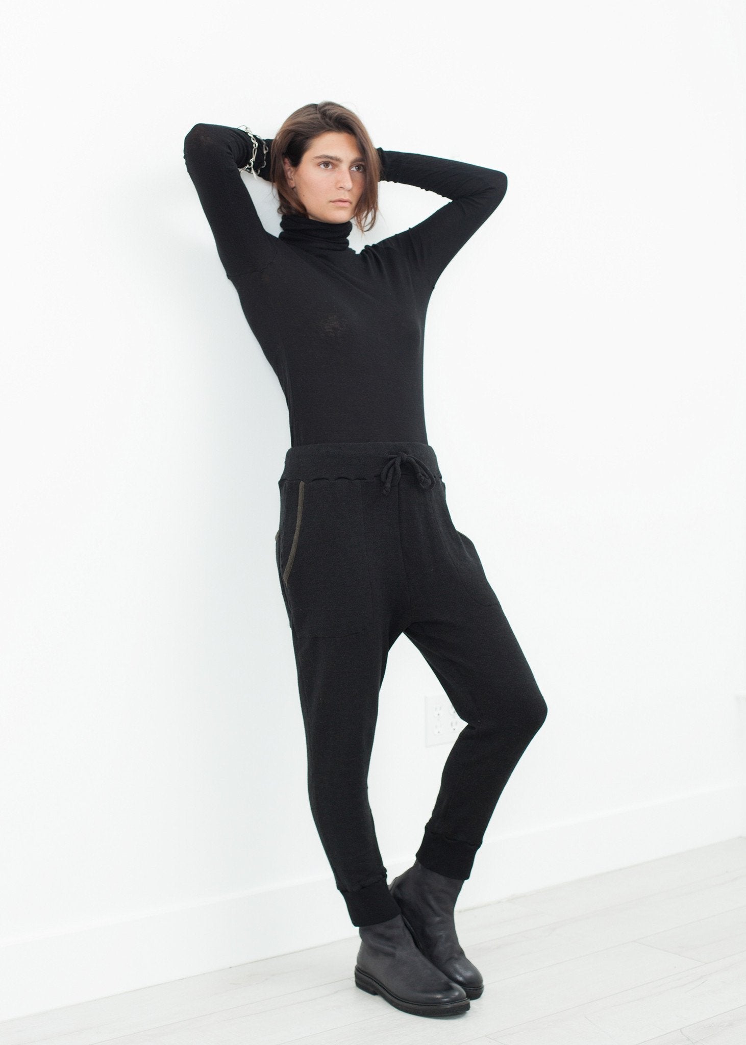 Highsoft Cropped Sweat in Black - raj