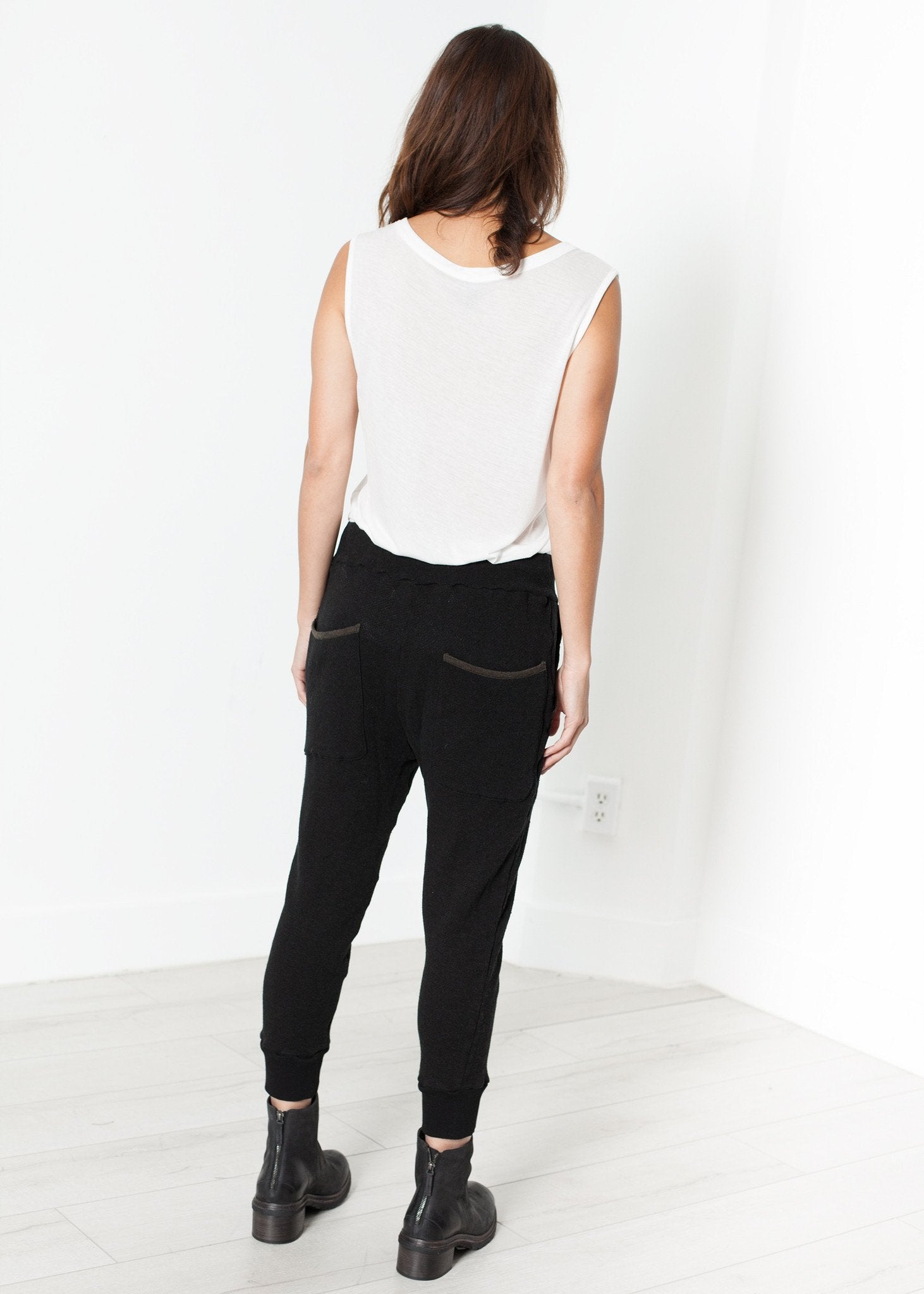 Highsoft Cropped Sweat in Black - raj