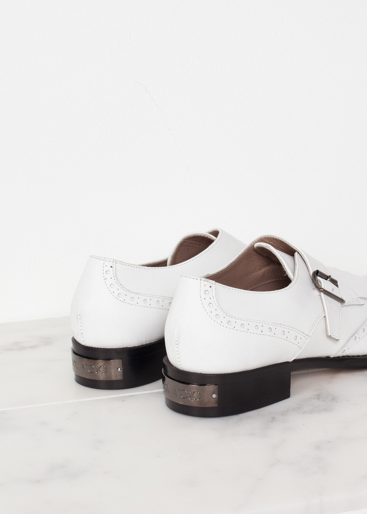 Golf Shoe in White - raj