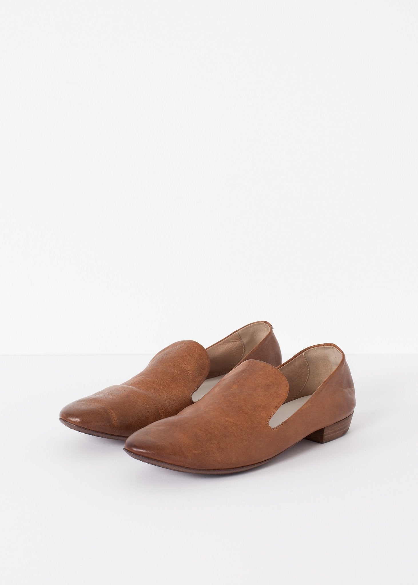 Basic Loafer right Basic Loafer