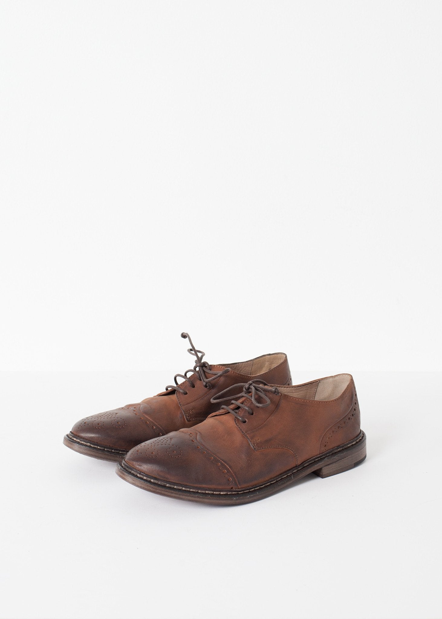 Marrone Oxford in Brown right Marrone Oxford in Brown