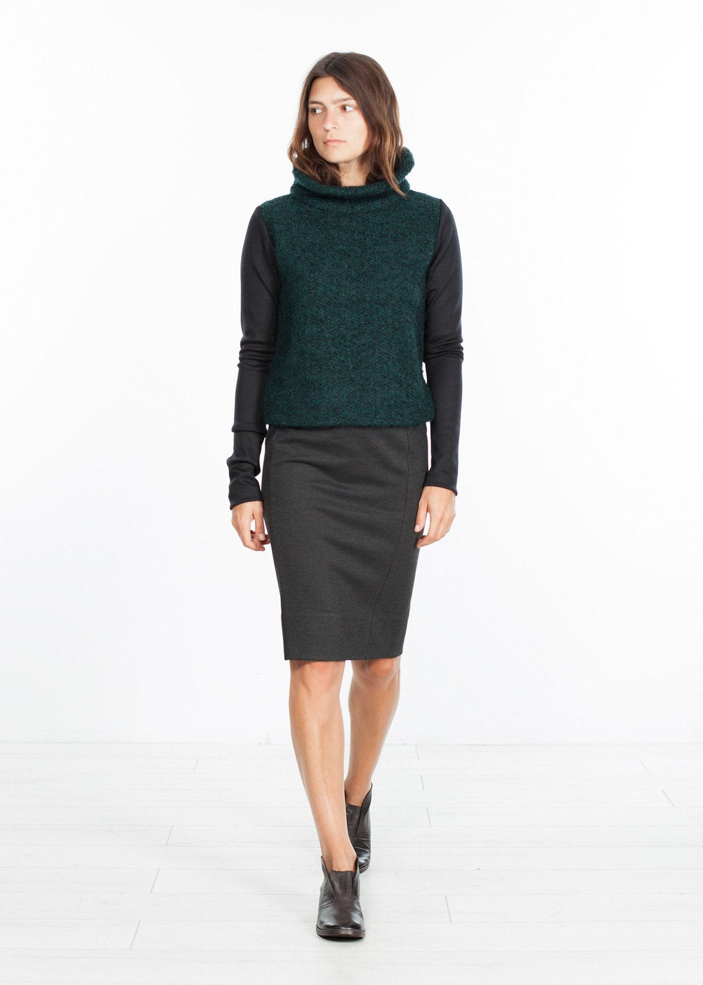 Boucle Turtle Neck in Green/Black right Boucle Turtle Neck in Green/Black