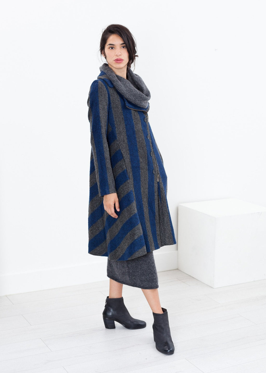 Petale Coat in Silver/Blue - raj