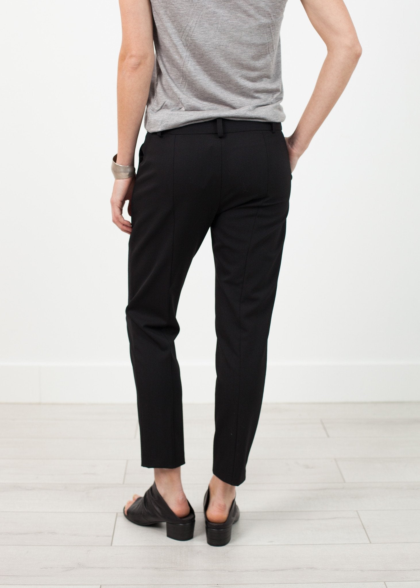 Stretch Fitted Pant in Black - raj