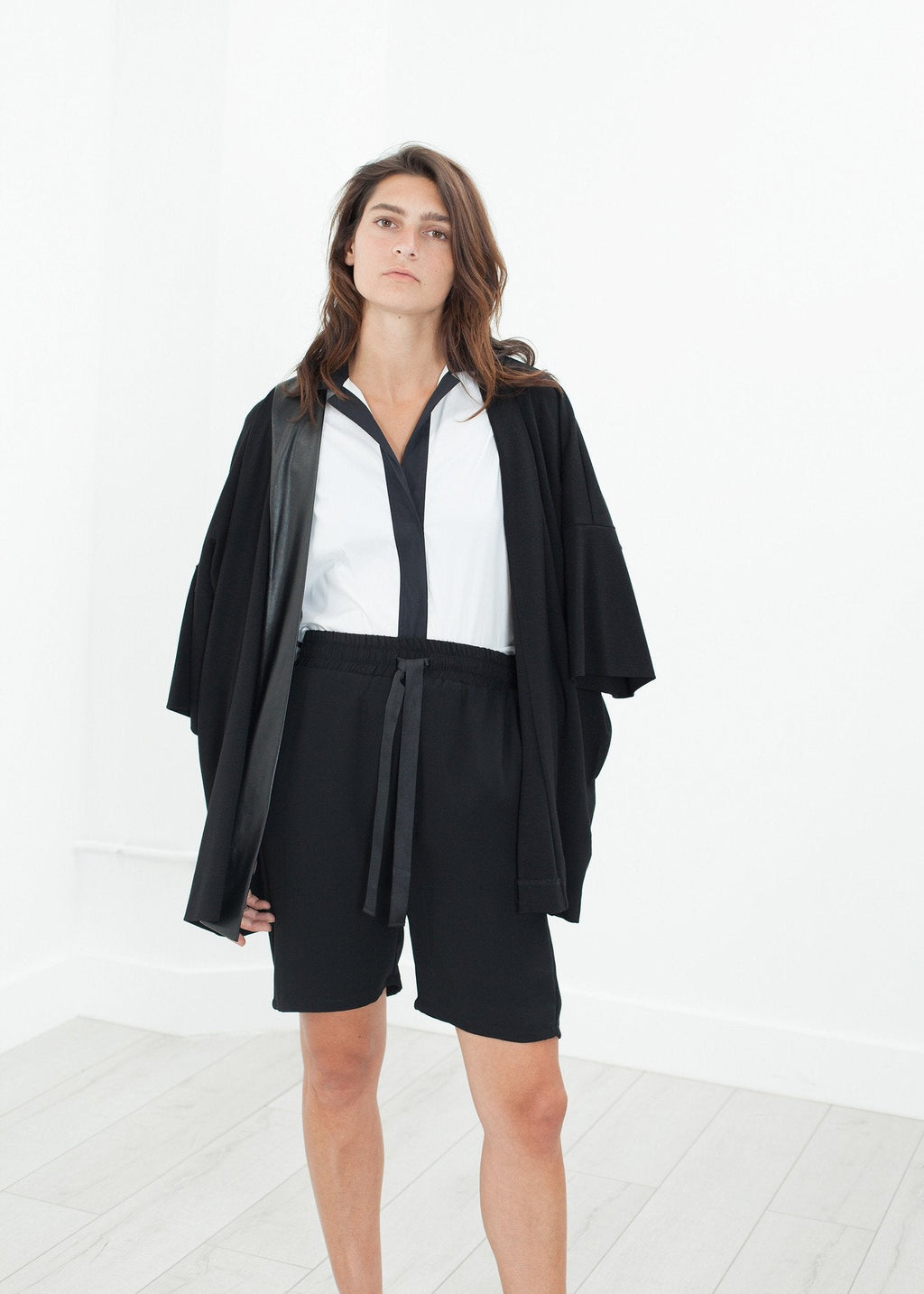 Nuit Shorts in Black - raj