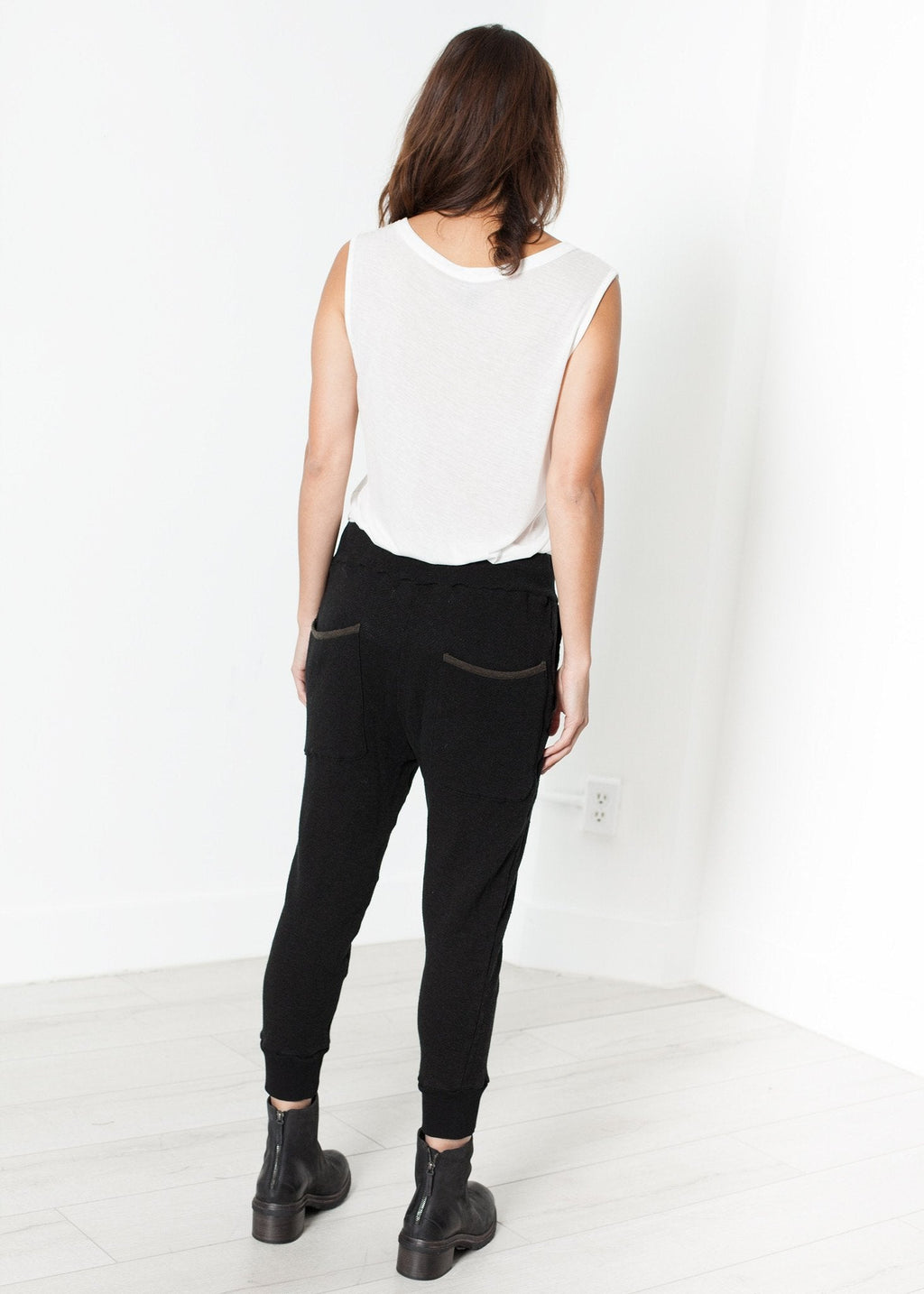 Highsoft Cropped Sweat in Black - raj