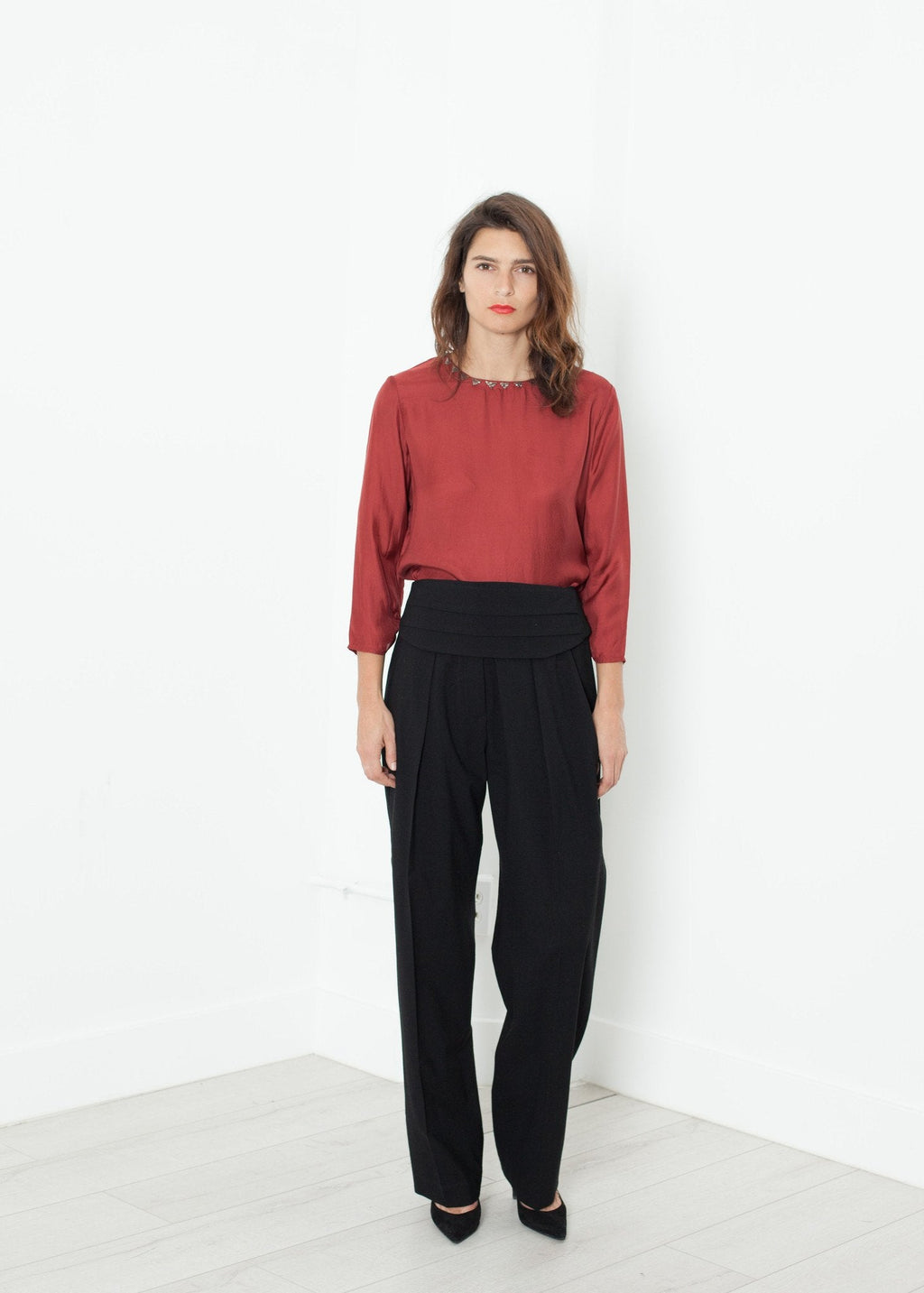 Pleated Waistband Trouser in Black -nadeem