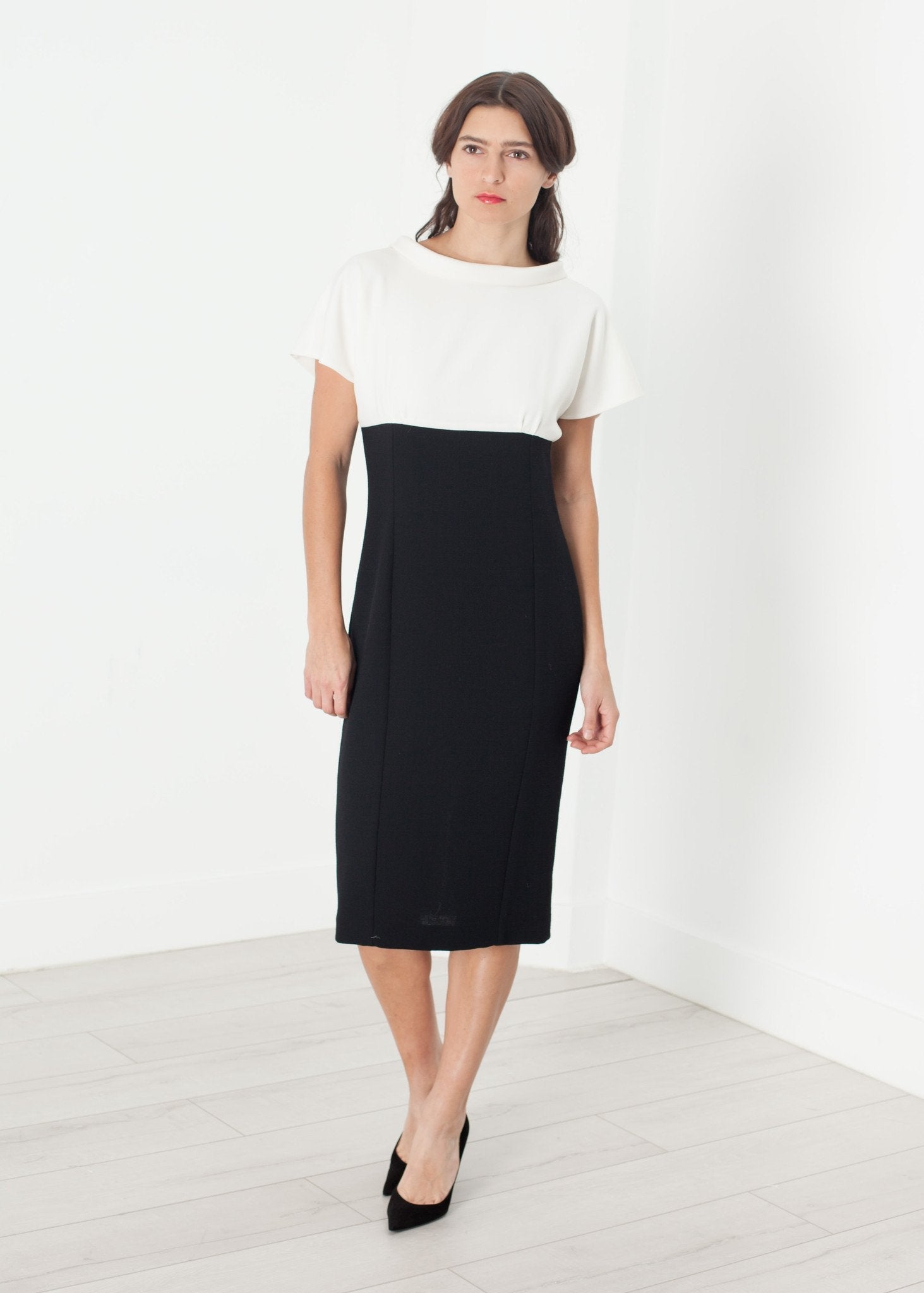 Pearl Fastened Dress in Cream/Black -nadeem