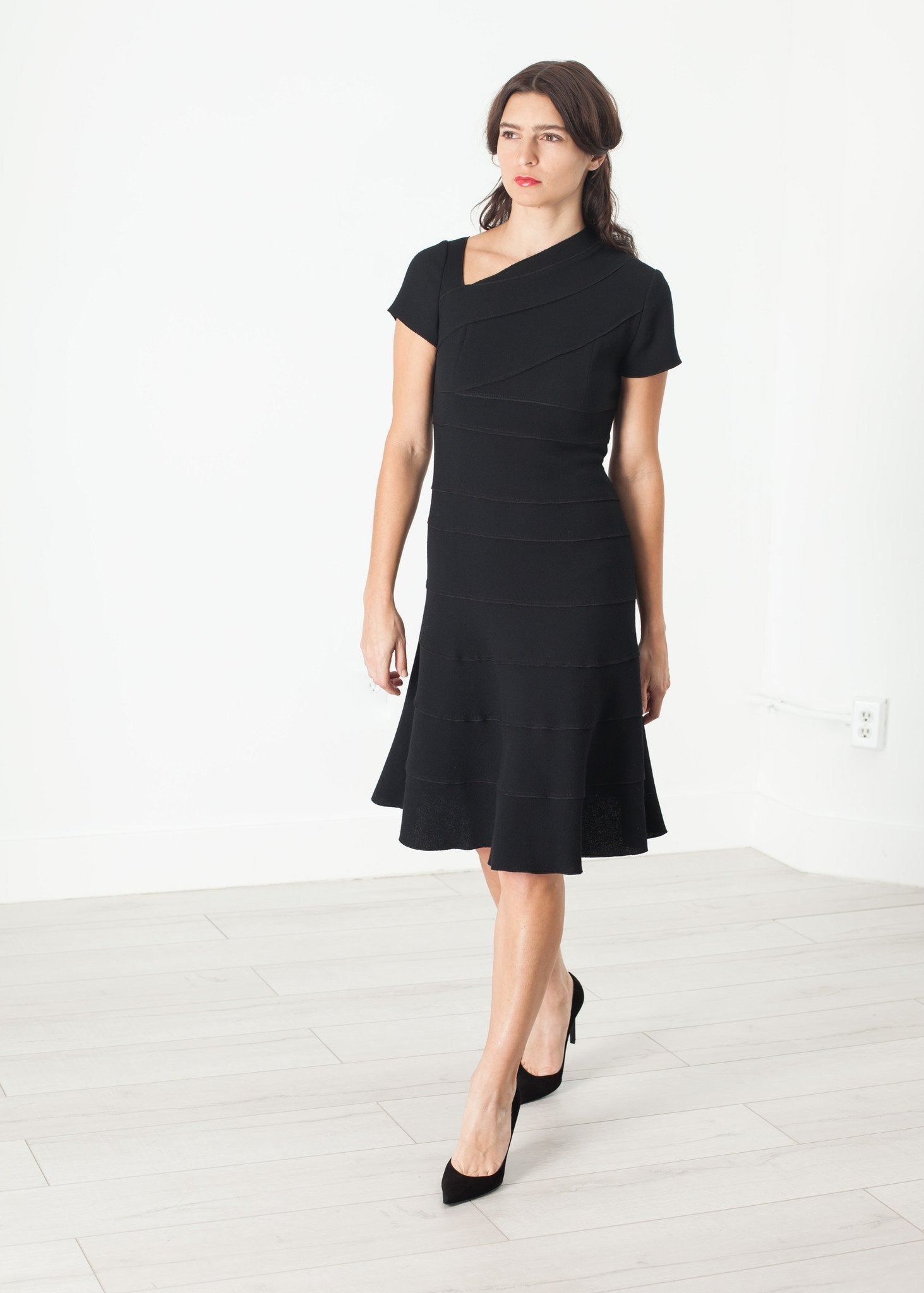 Lined Silhouette Dress in Black right Lined Silhouette Dress in Black