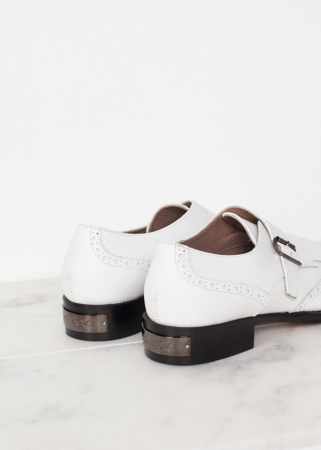 Golf Shoe in White - raj