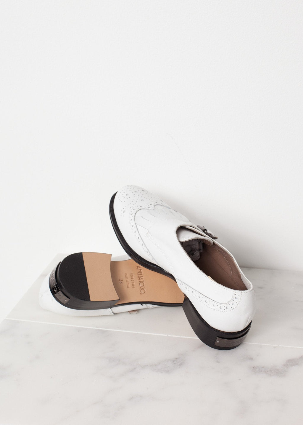 Golf Shoe in White - raj