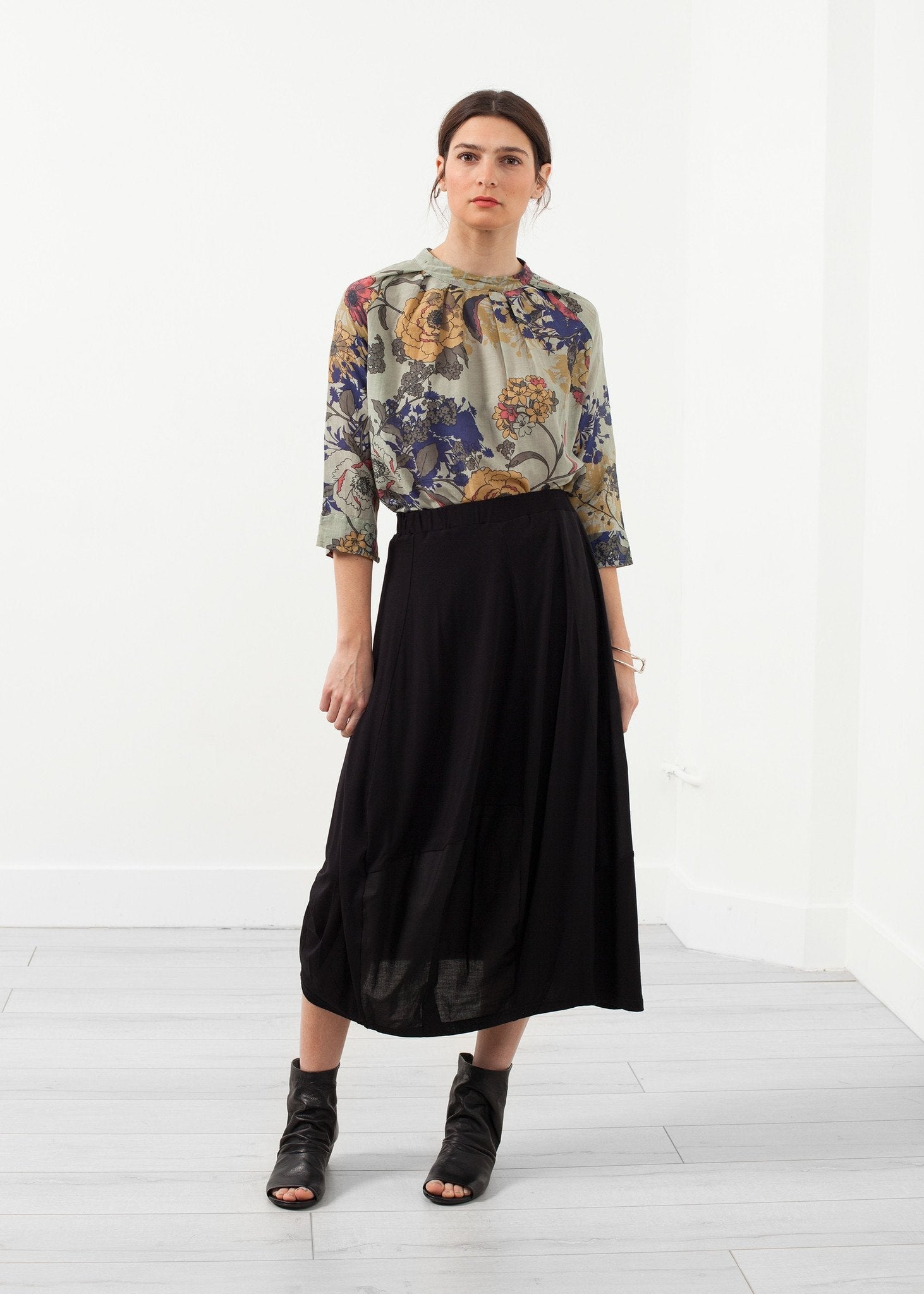 Edra Skirt right Edra Skirt