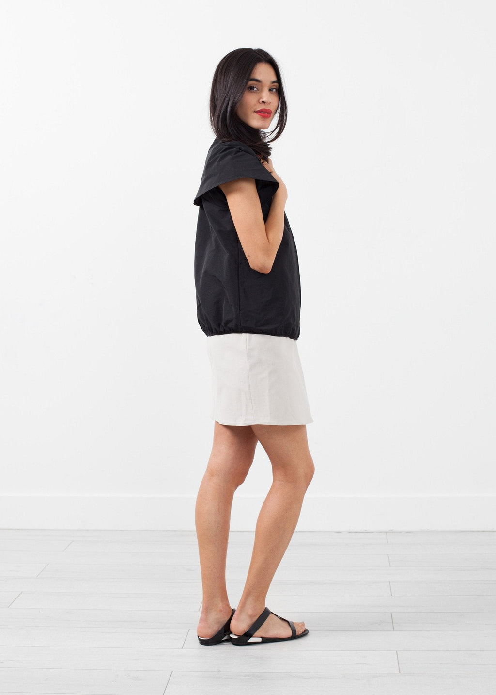 Sleeveless Cape Jacket -nadeem