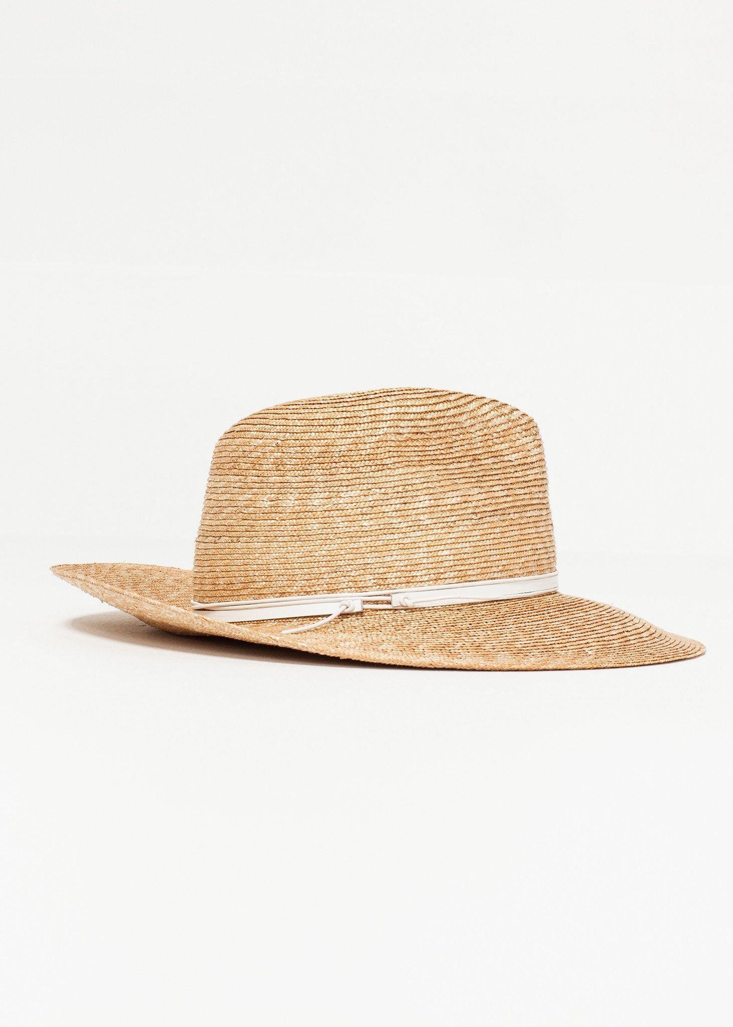 Wrapped Up Hat in Straw/White -nadeem