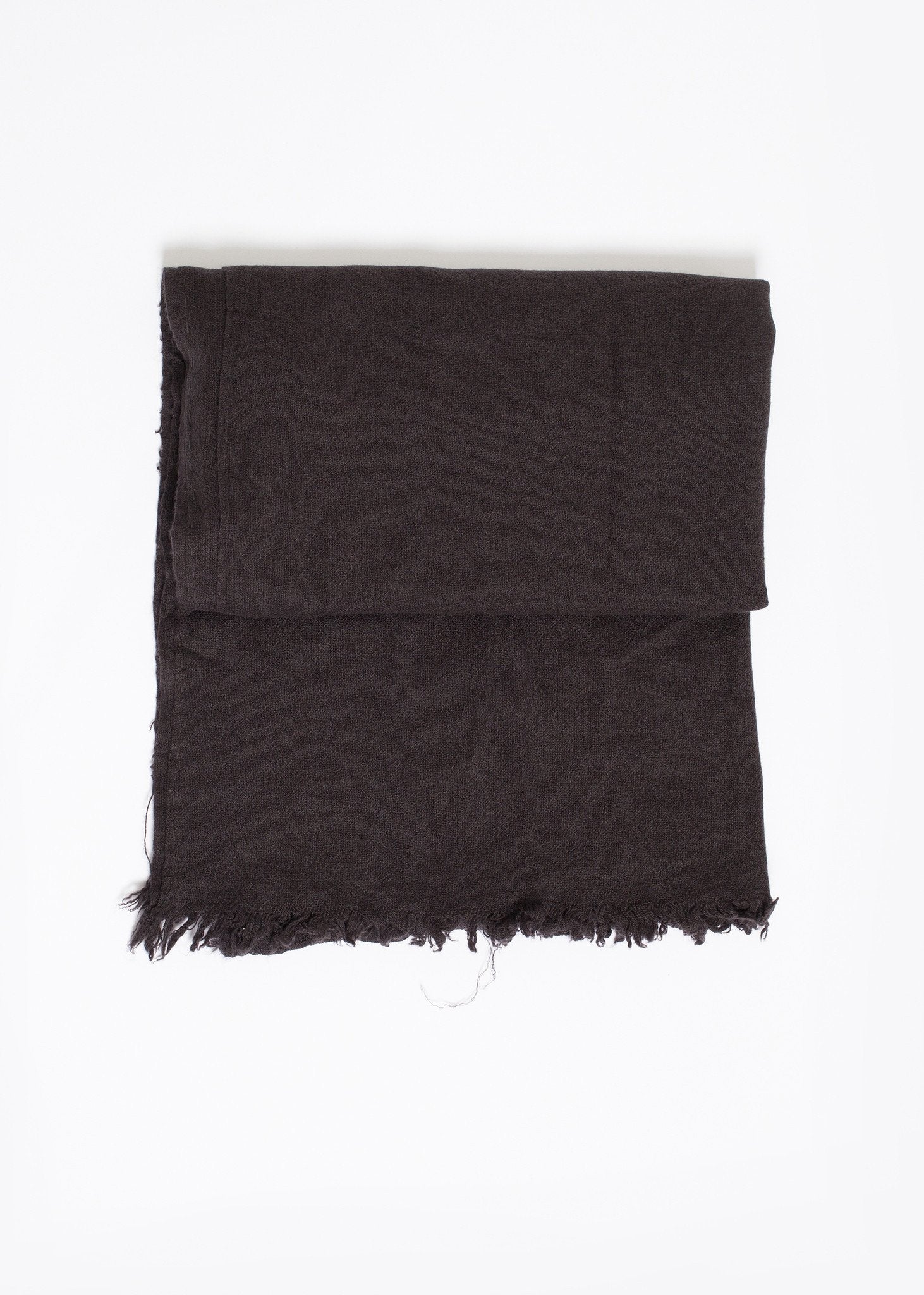 Simple Scarf in Old Black -nadeem