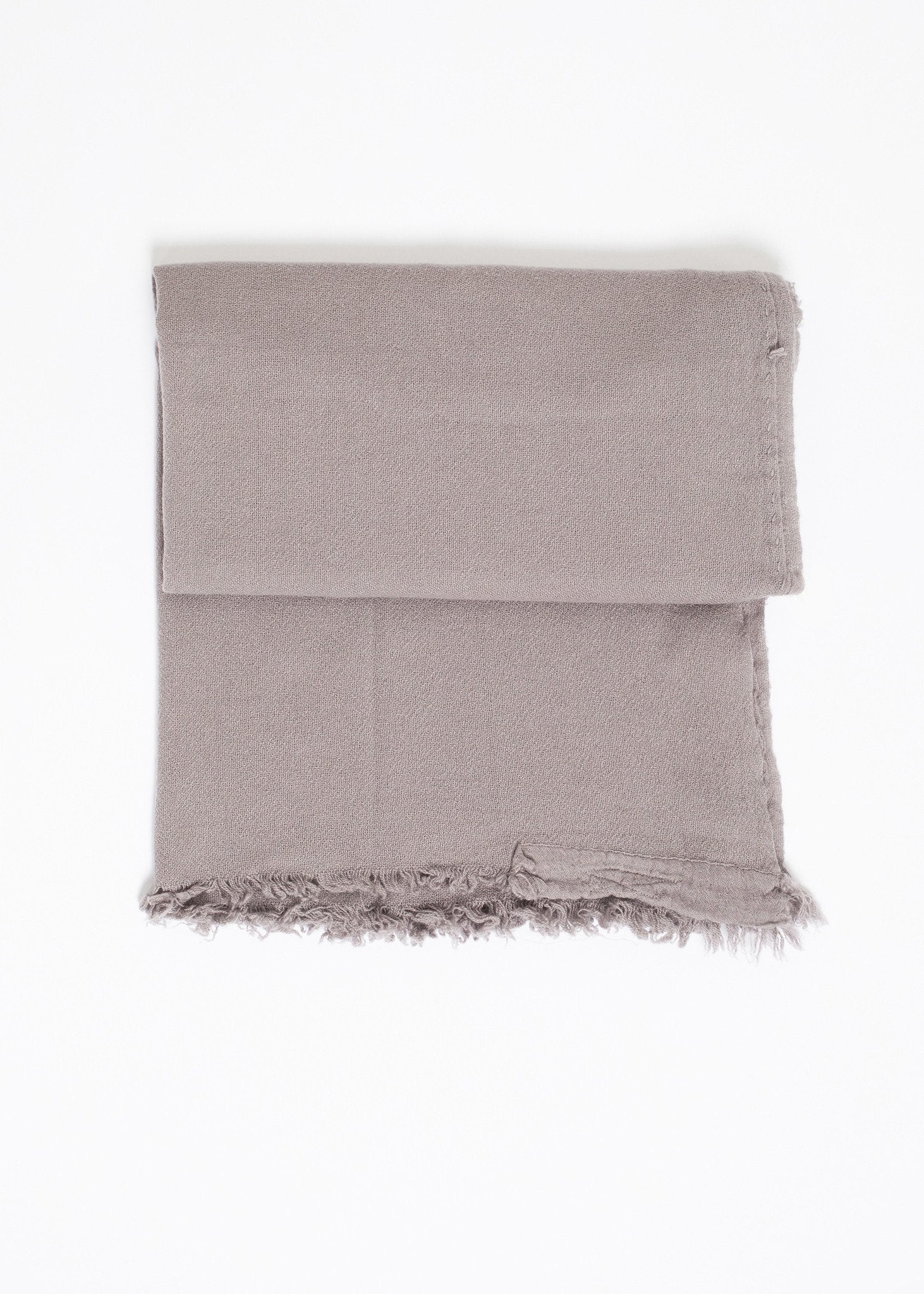 Simple Scarf in Grey -nadeem