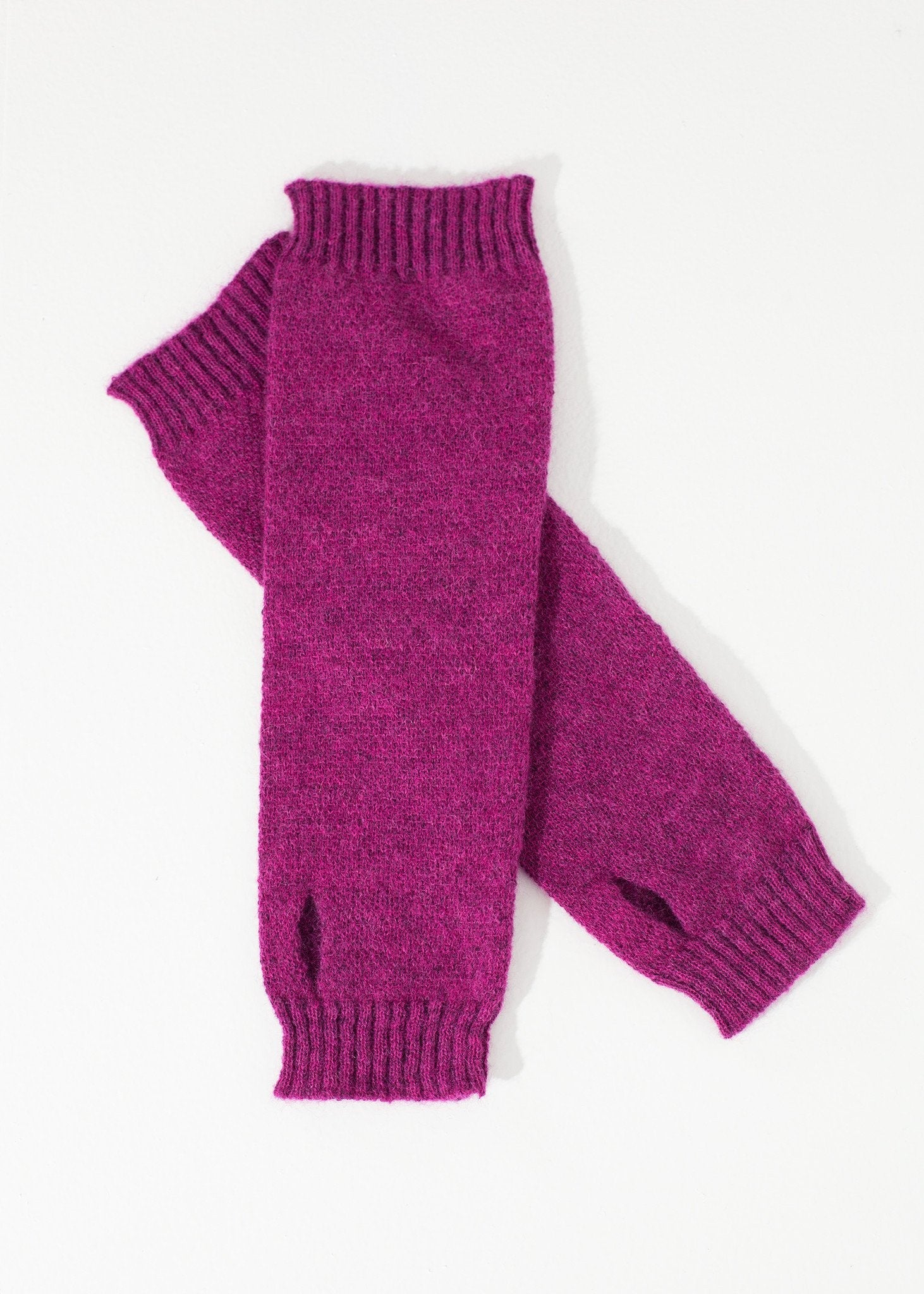 Pikki Mittens in Fuchsia -nadeem
